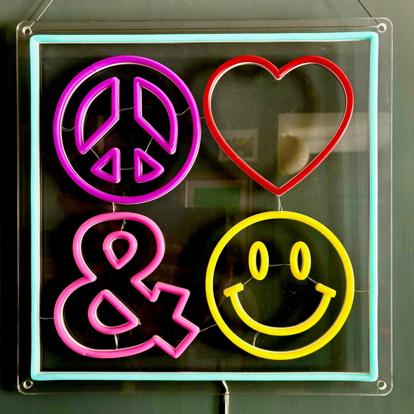 Chapter Ibiza Peace Love & Happiness